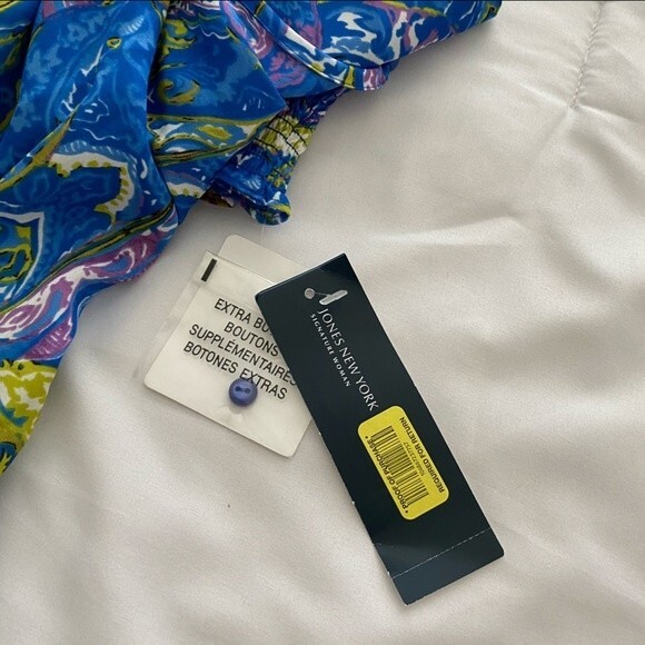 NWT.  Jones NY Blue Pink Floral Abstract Design Jewel Neck L-Sleeve Sexy Size 1X - Picture 11 of 13